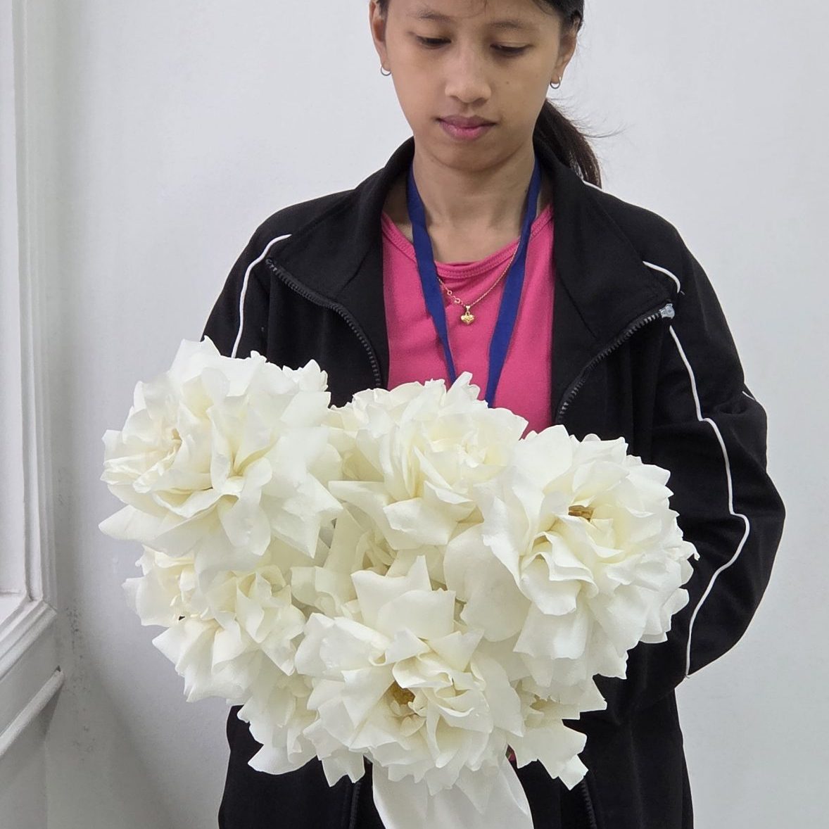 Monofloral Bridal Bouquet - Image 3